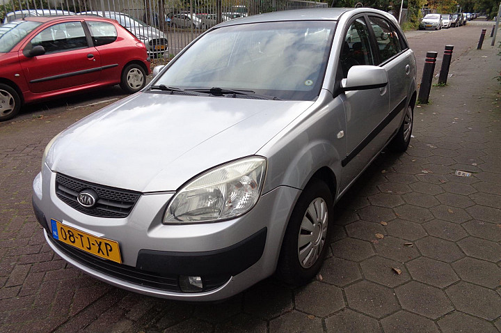 Kia Rio 1.4 LXE. Nieuwe APK en onderhoudsbeurt