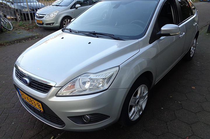 Ford Focus 1.6 Trend. Nieuwe APK en onderhoudsbeurt